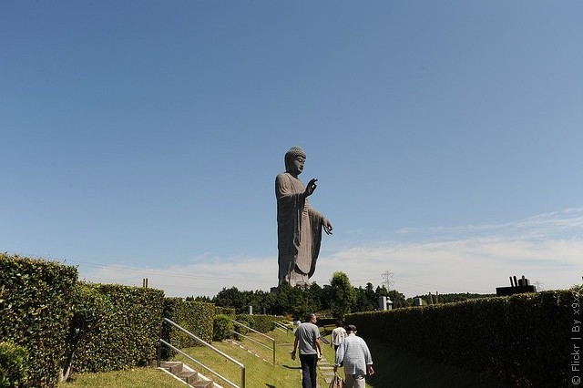 Статуя Будды Усику Дайбуцу 12