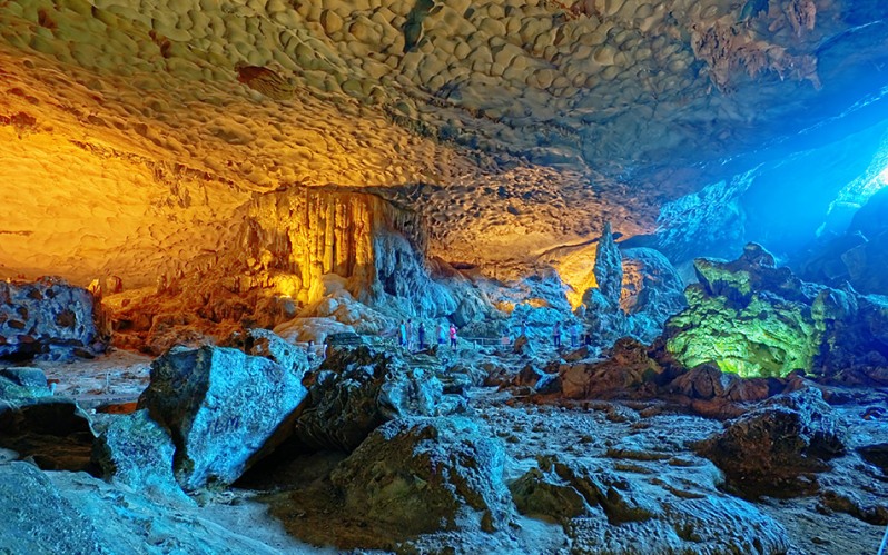 пещера залива Халонг (Вьетнам). Фото / Ha Long Bay. Photo