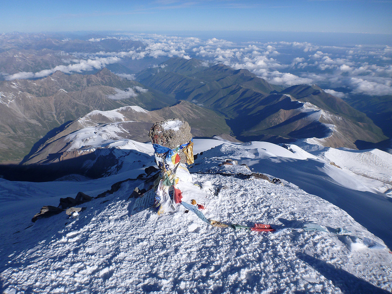 вершина горы Эльбрус фото