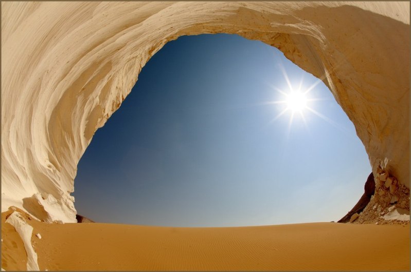 Белая пустыня в Египте. Фантастический пейзаж. Фото