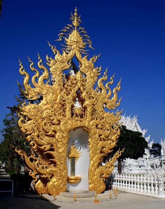 Ват Ронг Кхун (Белый храм), Таиланд. Будда. Фото