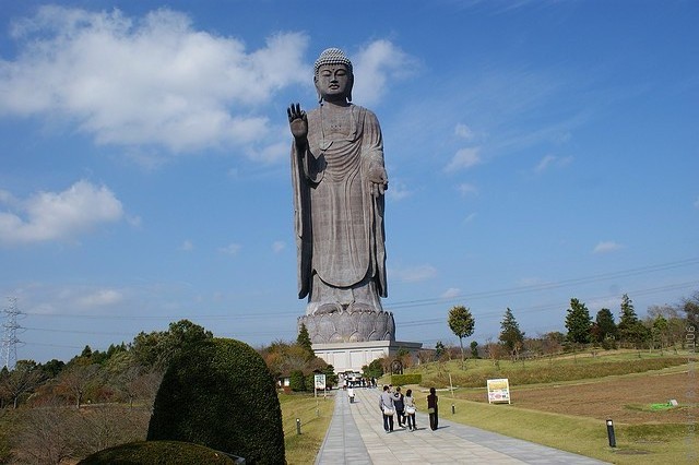 Статуя Будды Усику Дайбуцу 09
