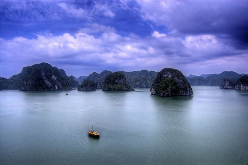  залив Халонг (Вьетнам). Фото / Ha Long Bay. Photo
