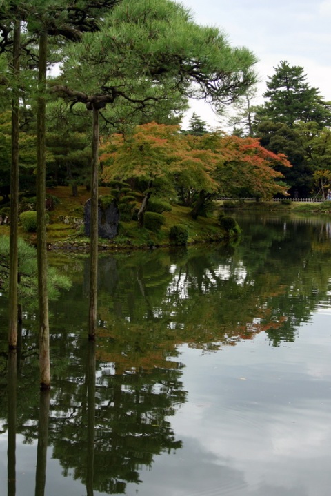 Японский парк Кераку-эн осенью. Фото