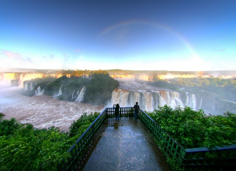 Водопады Игуасу на рассвете. Бразилия, Аргентина. Фото