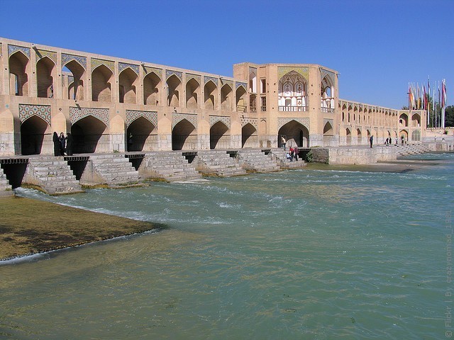 most-khadzhu-isfahan-04