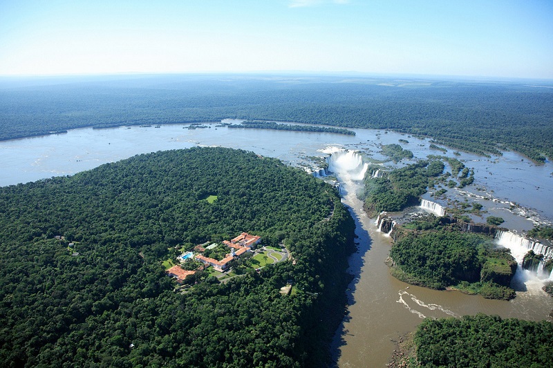 Водопады Игуасу. Вид сверху со стороны Бразилии. Фото