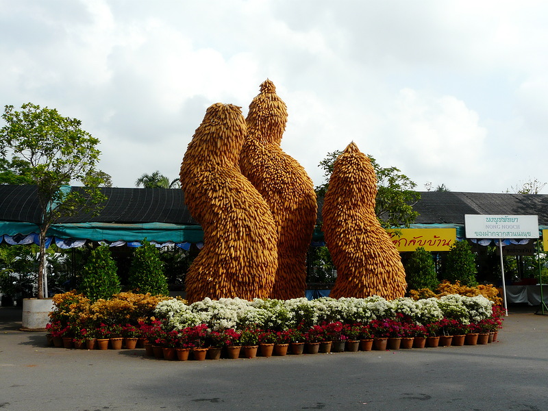 Скульптуры из кукурузы в парке Нонг Нуч в Таиланде. Паттайя. Фото
