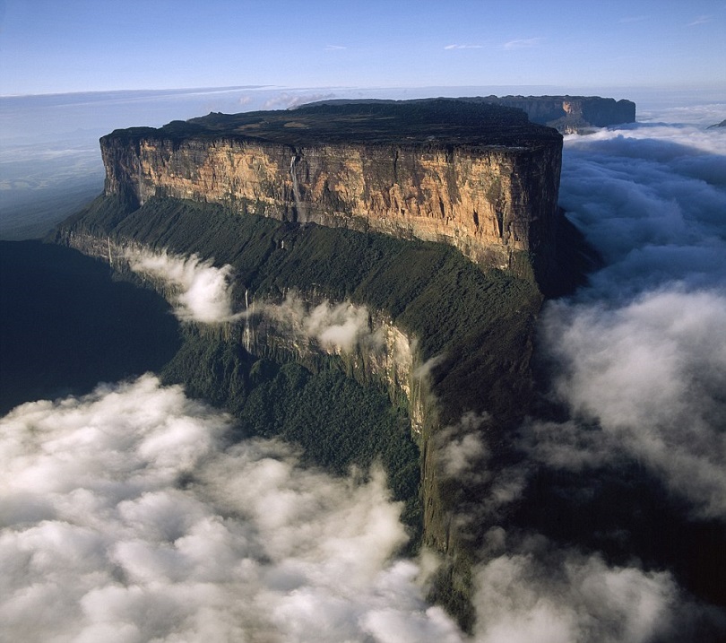 Столовая гора Рорайма в Венесуэле. Фото