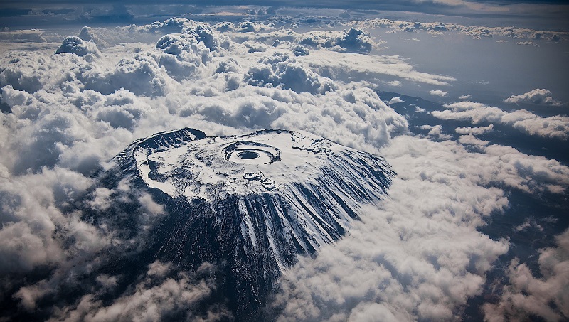 Снега на вершине Килиманджаро. Фото