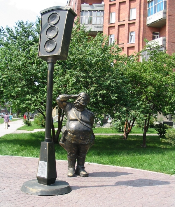 Памятник первому светофору. Фото