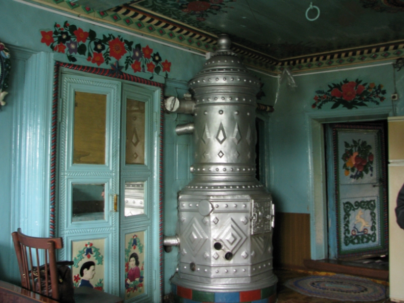 Самодельная печь в доме кузнеца Кириллова. Фото