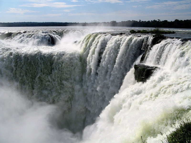 Водопад Игуасу в Бразилии. Фото