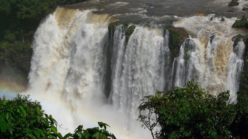 Водопады Игуасу в Бразилии и Аргентине