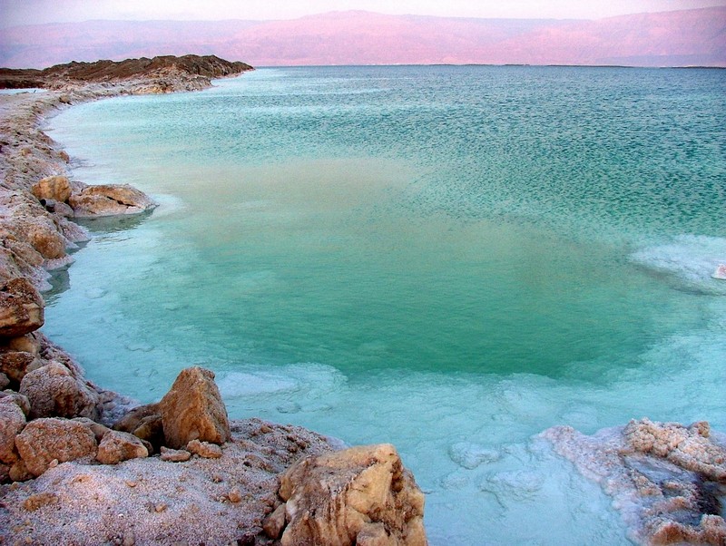 Купание в Мертвом море. Израиль. Фото