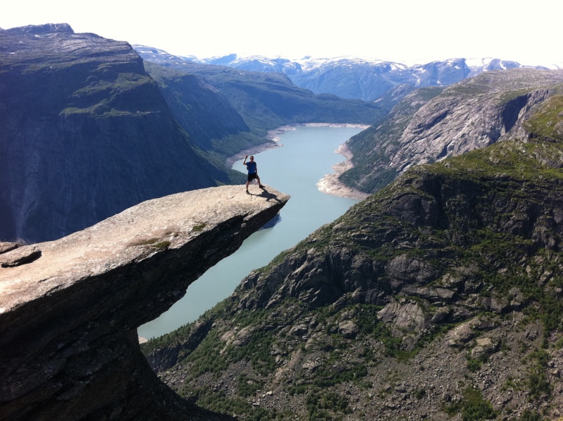 Скала Язык Тролля (Норвегия). Фото / Trolltunga. Photo