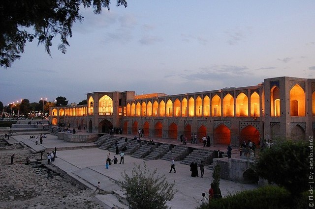 most-khadzhu-isfahan-03