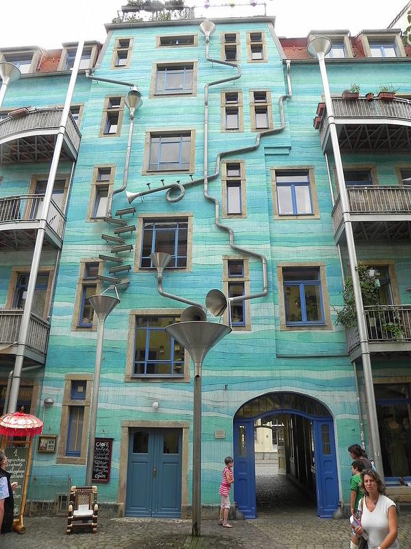 Поющий дом в Дрездене. Германия. Фото