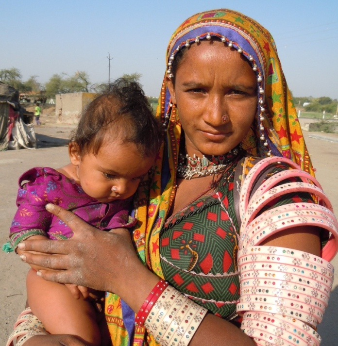 Индия в лицах. Мать и дитя - кочевники. Фото