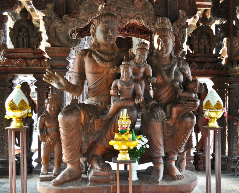 Деревянный Храм истины в Паттайе, Таиланд. фото