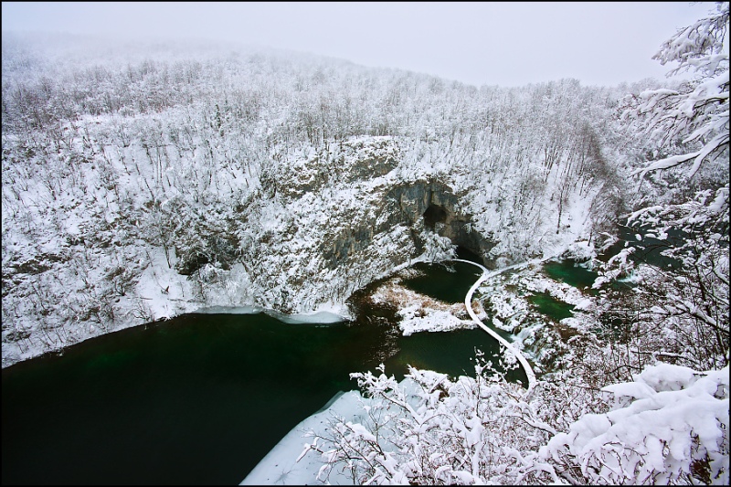 Национальный парк Плитвицкие озера (Хорватия) зимой. Фото / Plitvice Lakes National Park. Photo