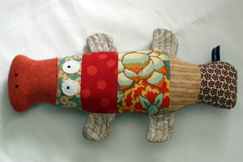 Игрушечный утконос. Фото / Platypus toy. Photo