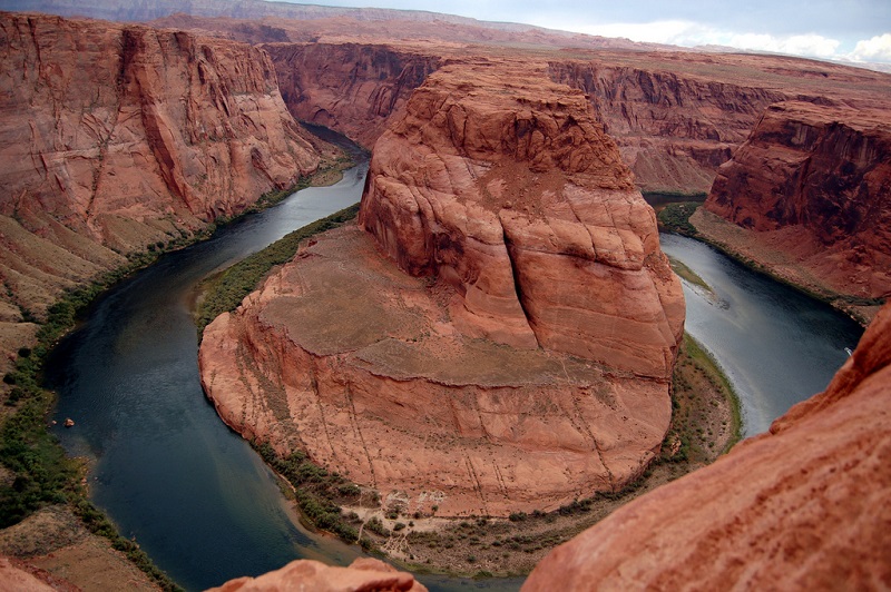 Лошадиная подкова на изгибе реки Колорадо. Фото