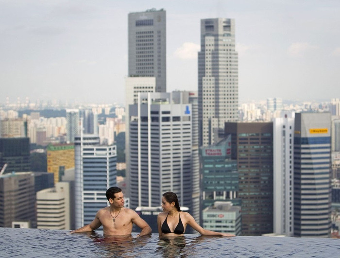 Гостиница в Сингапуре с бассейном на крыше. Marina Bay Sands. Фото