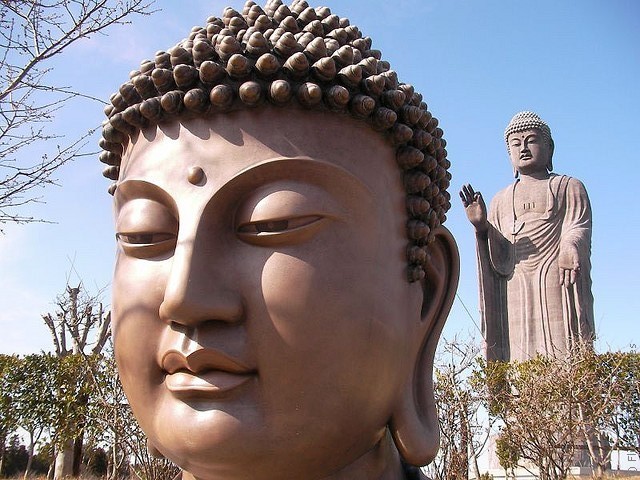 Статуя Будды Усику Дайбуцу 10