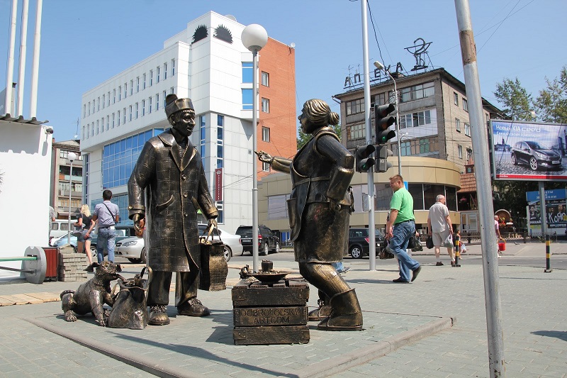 Скульптура Покупатель и продавец в Новосибирске. Фото