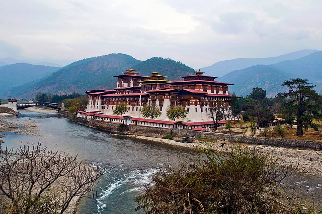 punakkha-dzong-01