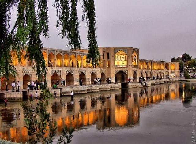 most-khadzhu-isfahan-01