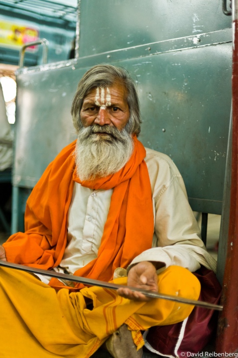 Индия в лицах. Фотопортрет индийца в поезде в Бомбей