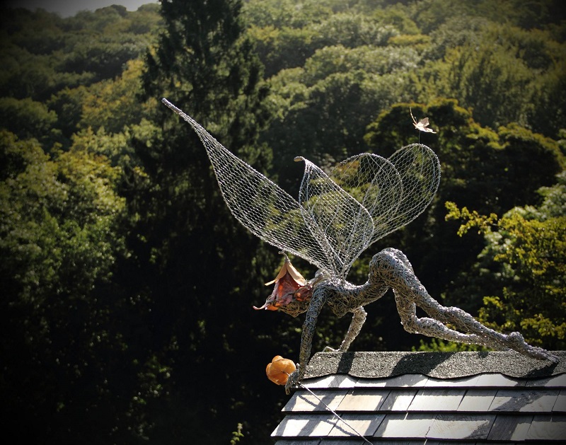 Скульптуры фей из проволоки. Фото