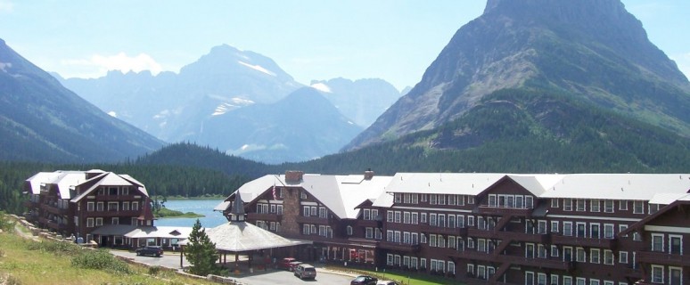 Many_glacier_hotel